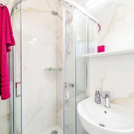 アパート & Bari I *