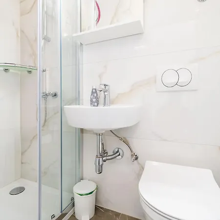 アパート & Bari I *